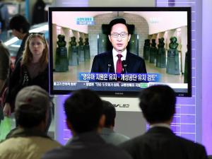 Der Südkoreanische Ministerpräsident Lee Myung-bak äußert sich zum Untergang der Cheonan
